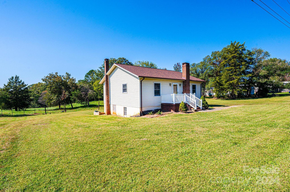 943 30th St Conover, NC 28613