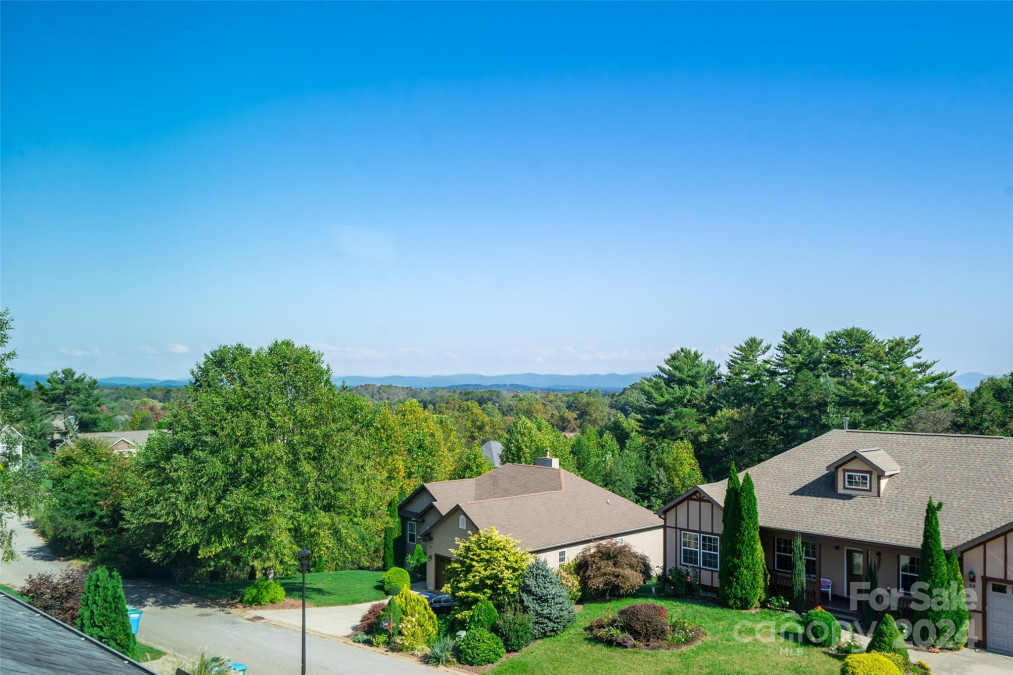 15 Moss Pink Pl Asheville, NC 28806