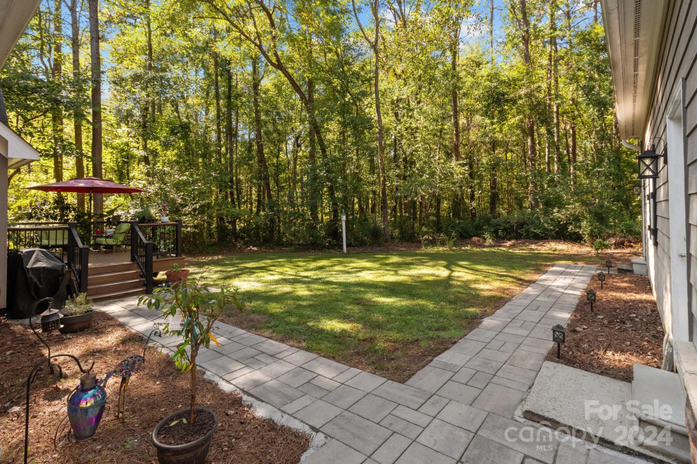 308 Silvercliff Dr Mount Holly, NC 28120