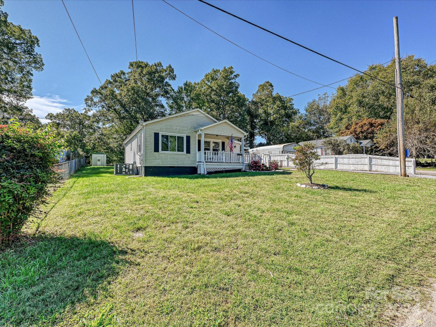 114 Nantz Ave Mount Holly, NC 28120