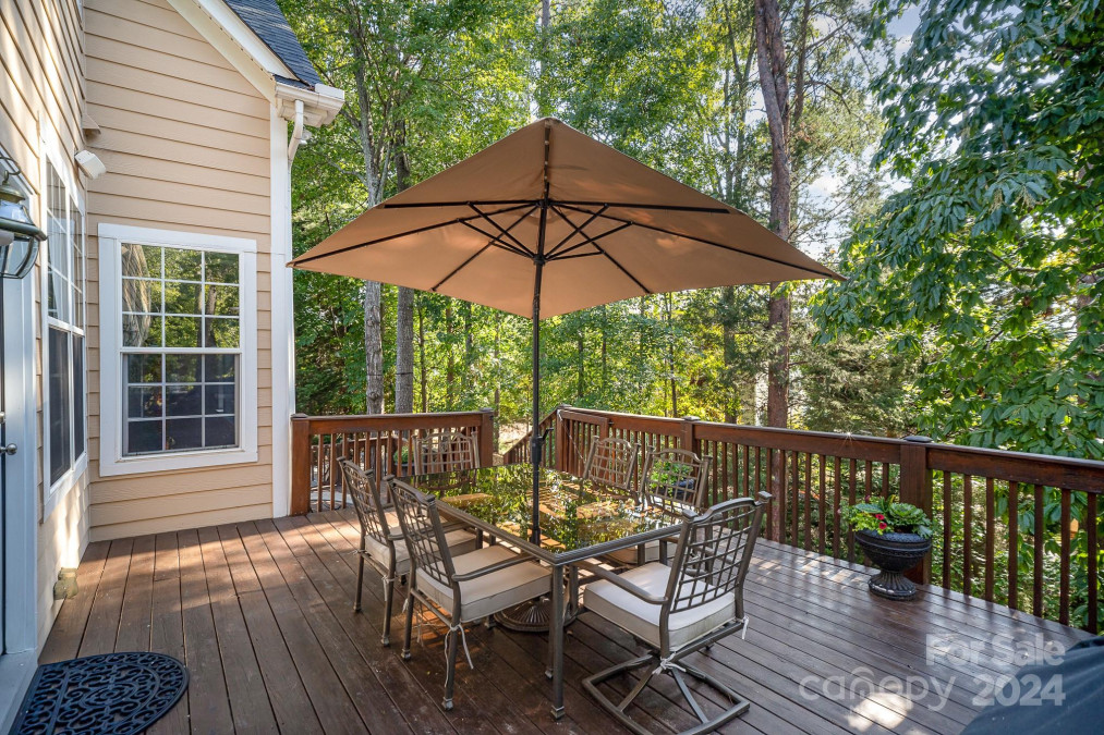 1654 Scotch Pine Ln Tega Cay, SC 29708