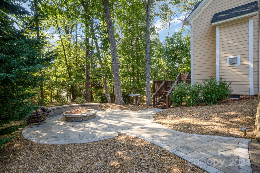 1654 Scotch Pine Ln Tega Cay, SC 29708