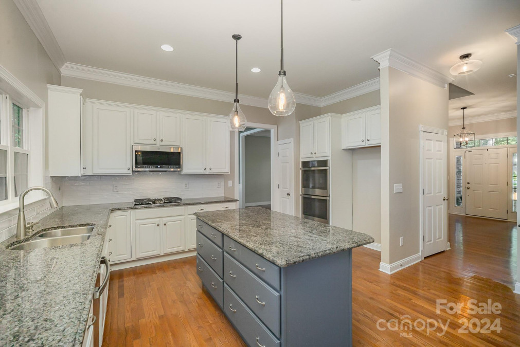 1654 Scotch Pine Ln Tega Cay, SC 29708