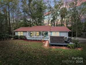 115 Shelly Dr Hendersonville, NC 28792