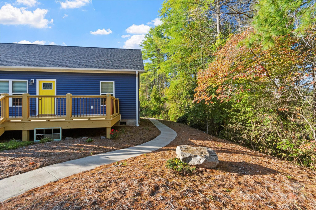 57 Tonto Rd Weaverville, NC 28787