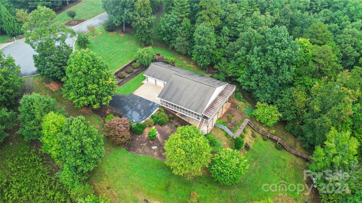 2066 Waterford Way Morganton, NC 28655