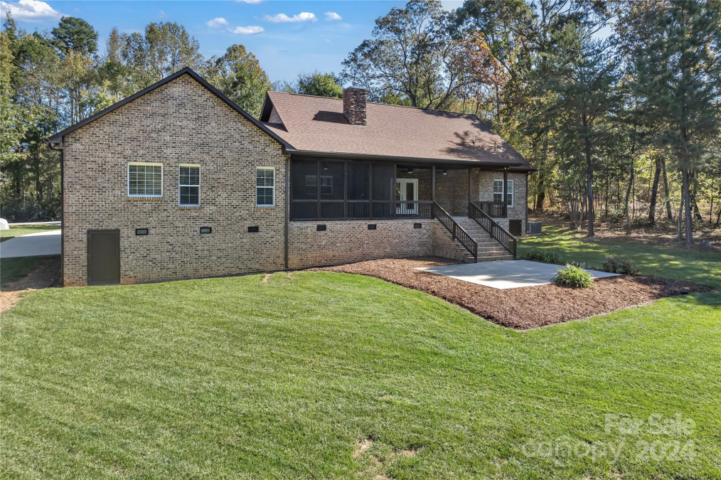 225 Greenway Ave Cherryville, NC 28021