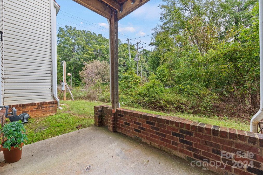 2517 Carya Pond Ln Charlotte, NC 28212