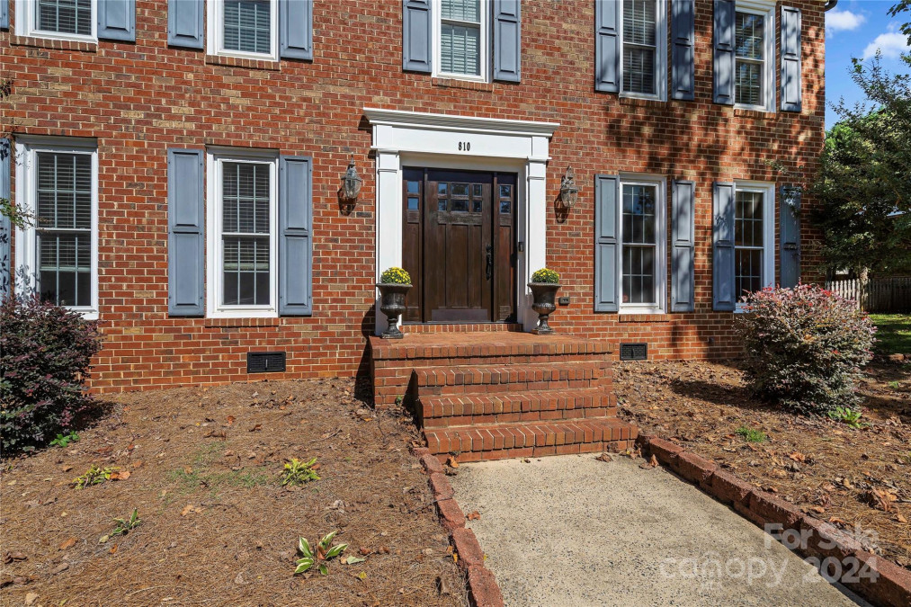 810 Woodmoore Ln Kannapolis, NC 28081