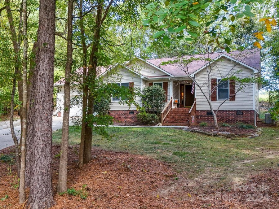 1874 Waldeck Ct Mount Pleasant, NC 28124