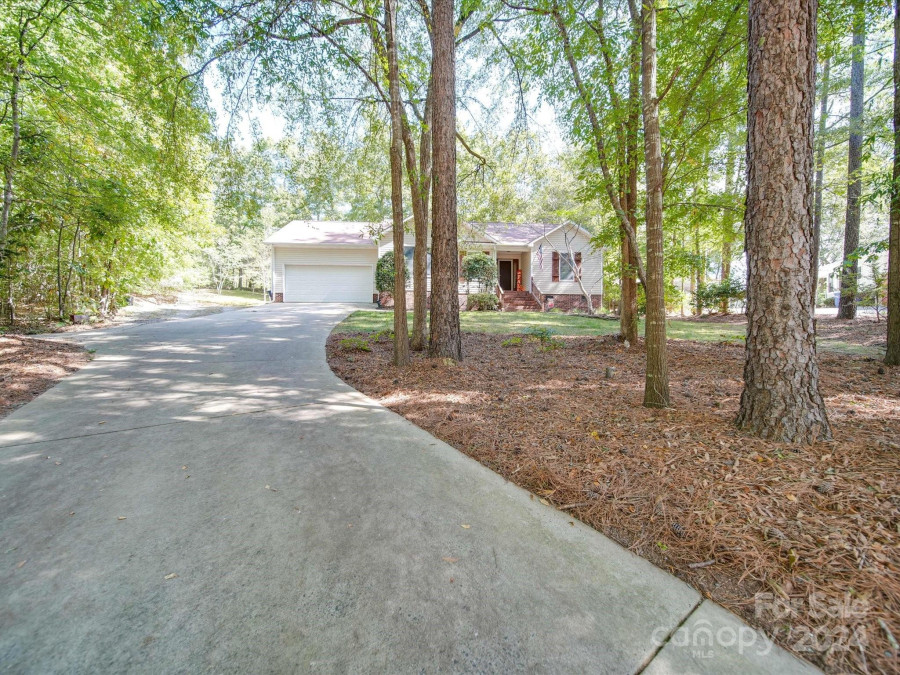 1874 Waldeck Ct Mount Pleasant, NC 28124