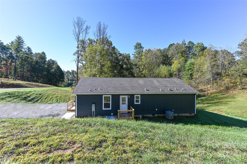 221 Appalachian Way Mars Hill, NC 28754