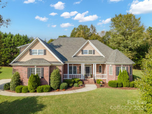 683 Briarwood Dr Clover, SC 29710