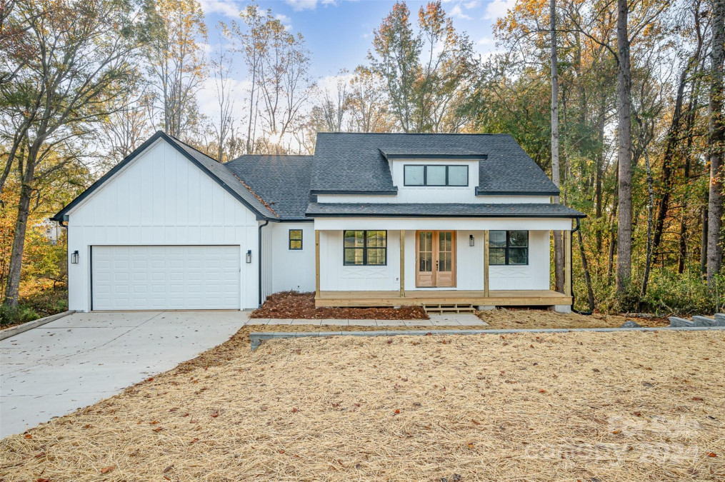 1043 Lester Rd Clover, SC 29710