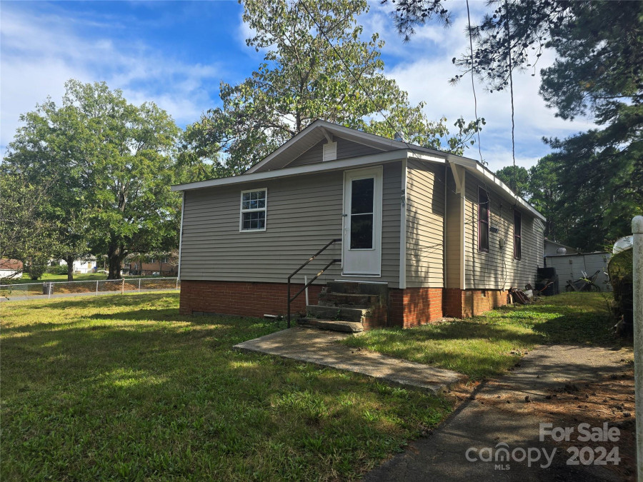 501 Jackson St Badin, NC 28009