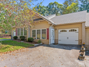 64 Aberdeen Dr Arden, NC 28704