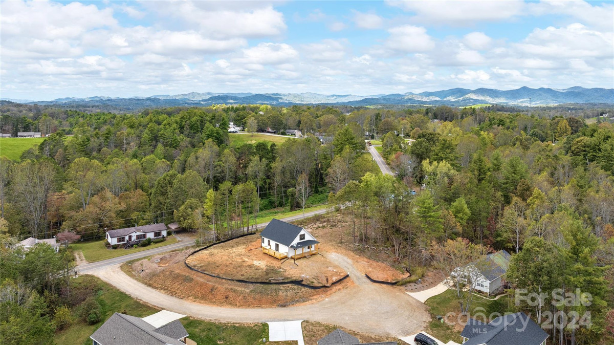 114 Bluebell Ridge Ln Weaverville, NC 28787