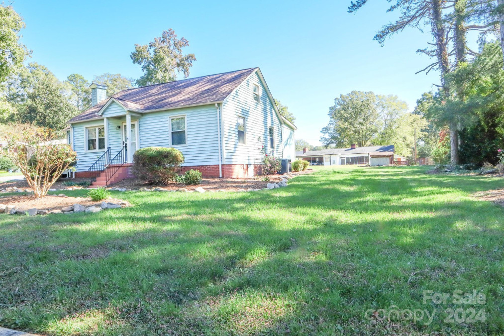 1350 8th St Hickory, NC 28601