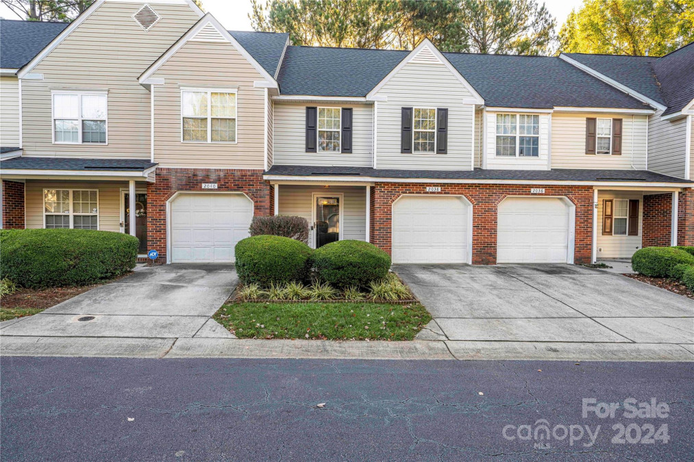 2038 University Heights Ln Charlotte, NC 28213