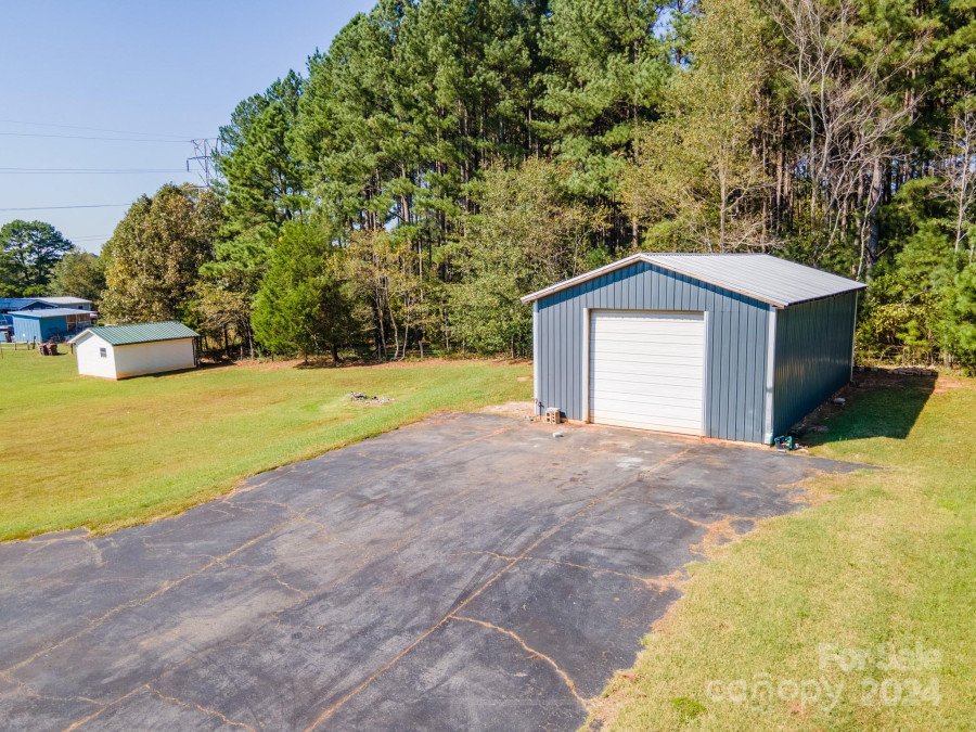 2274 Deerfield Dr Maiden, NC 28650