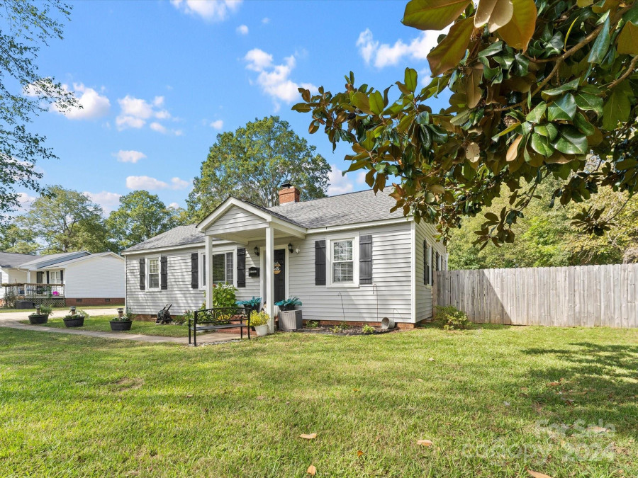 13 Charlotte St York, SC 29745