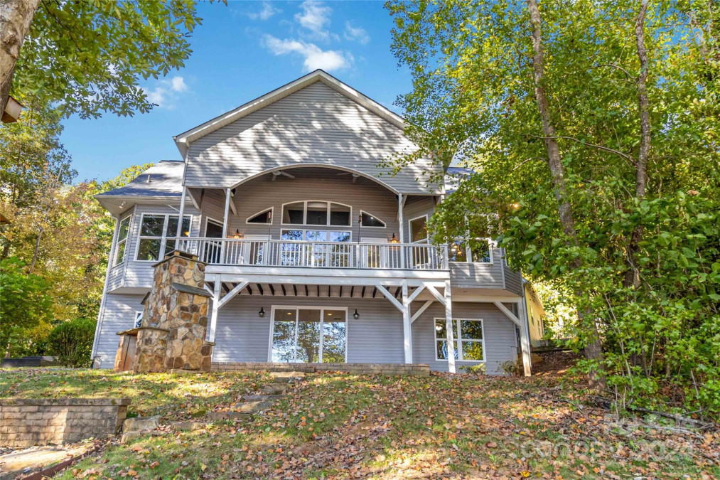 2817 Lakefront Dr Belmont, NC 28012