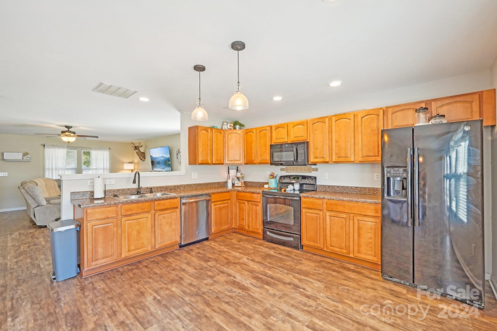 905 Douglas Ct Albemarle, NC 28001