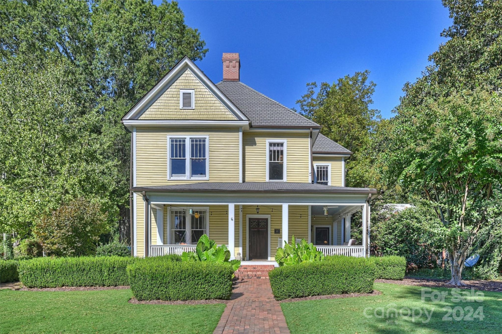 559 Main St Davidson, NC 28036