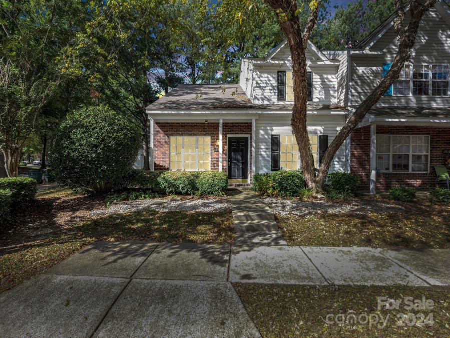 10105 Reindeer Way Ln Charlotte, NC 28216