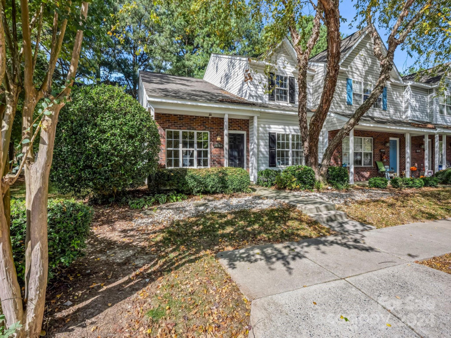 10105 Reindeer Way Ln Charlotte, NC 28216