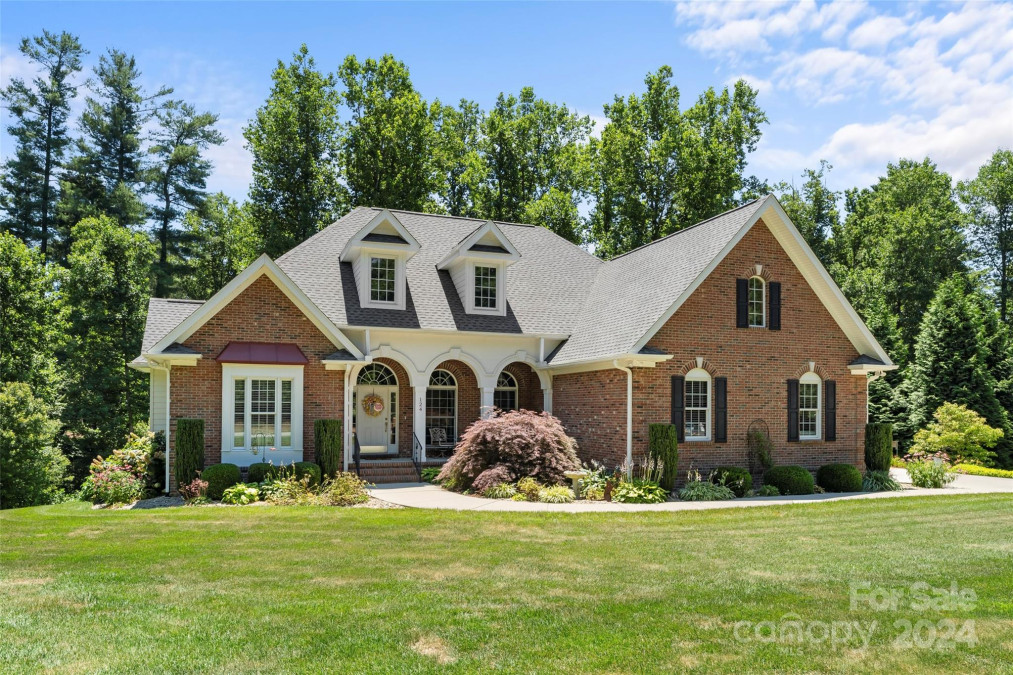 124 Tradition Way Hendersonville, NC 28791