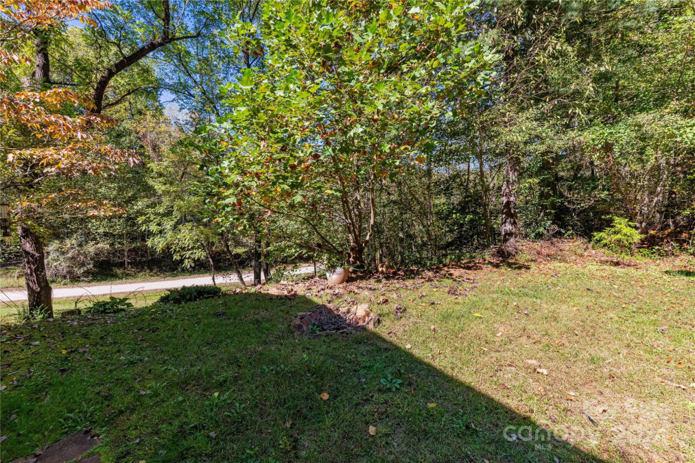 27 Egret Ln Sylva, NC 28779