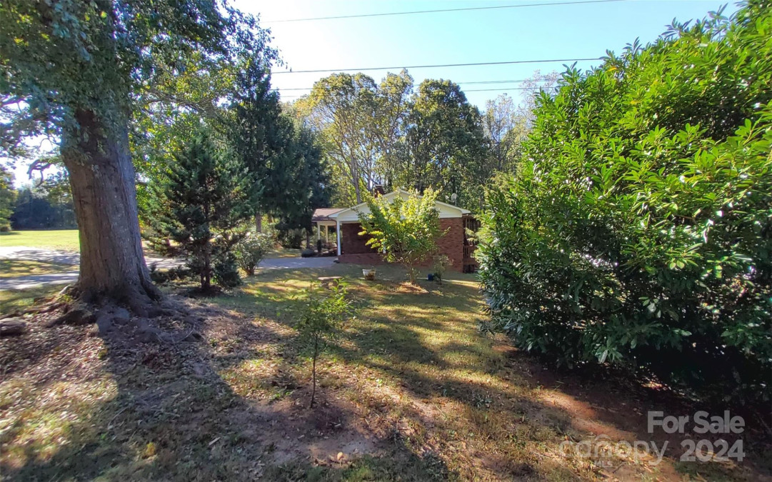 1240 Pell Dr Lincolnton, NC 28092