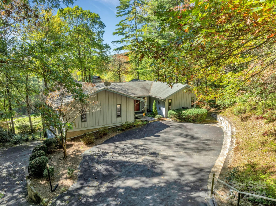 636 Cherokee Tc Lake Toxaway, NC 28747