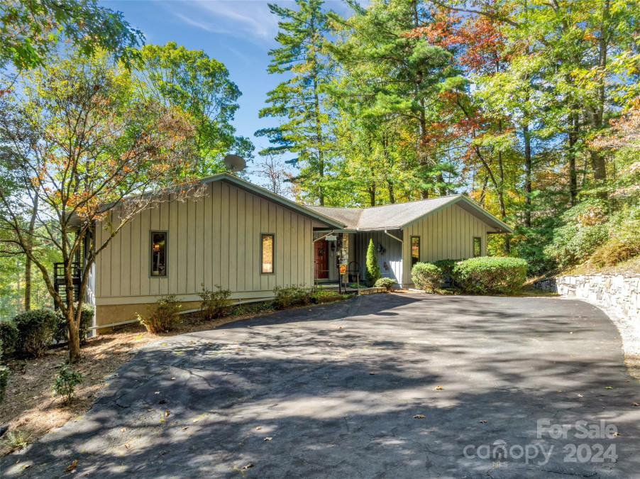 636 Cherokee Tc Lake Toxaway, NC 28747