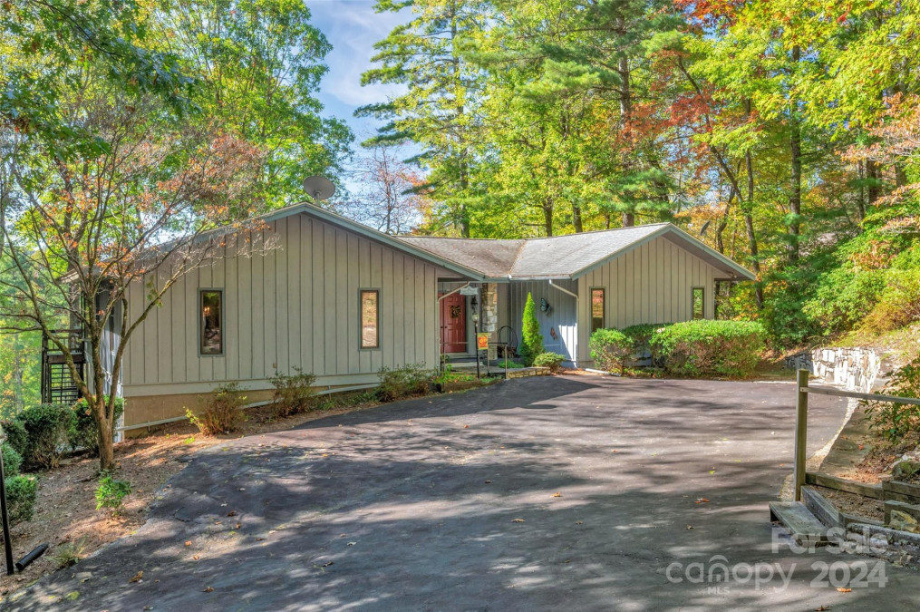 636 Cherokee Tc Lake Toxaway, NC 28747