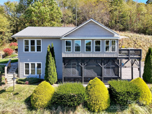 297 Gordon Dr Waynesville, NC 28786