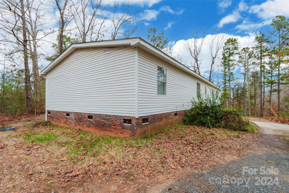 1959 Steele Hill Rd Lancaster, SC 29720