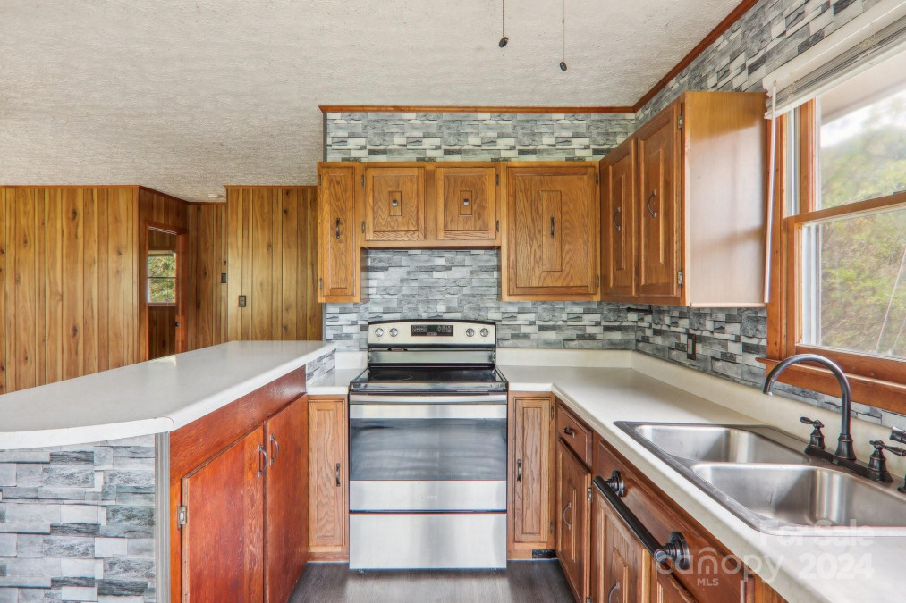 43 Rena Dr Maggie Valley, NC 28751