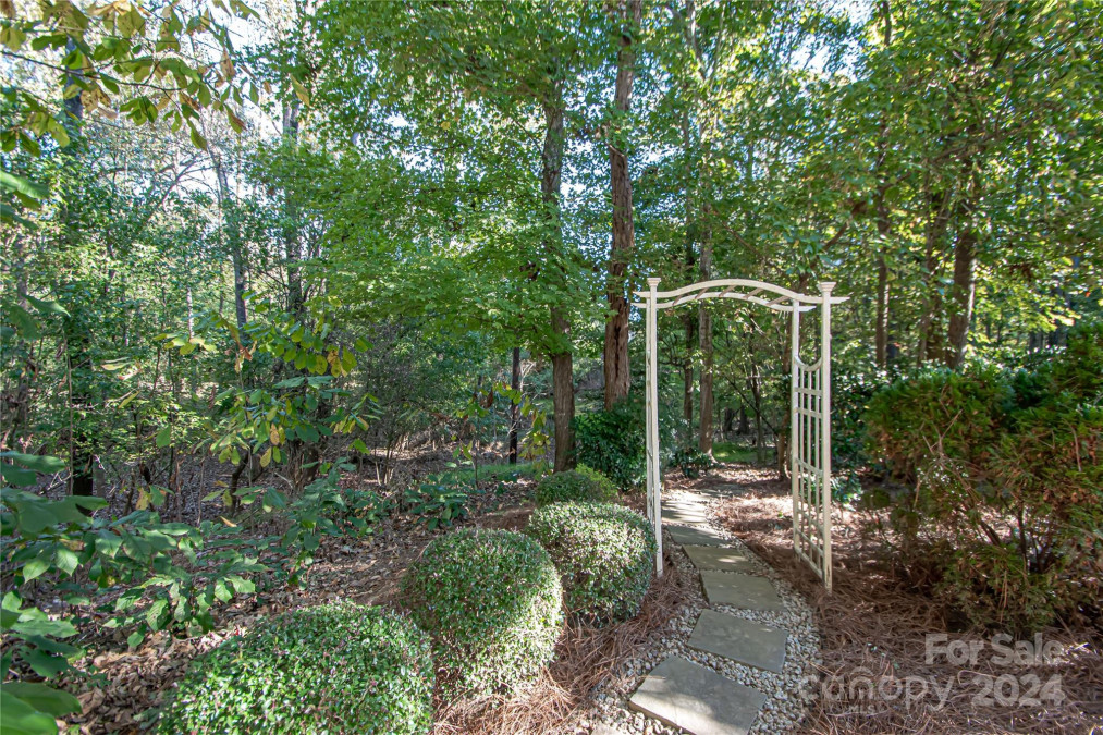 6814 Bevington Brook Ln Charlotte, NC 28277