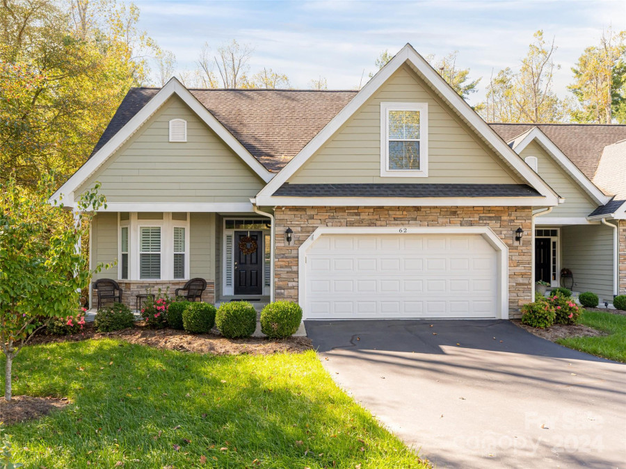 62 Chatham Pa Hendersonville, NC 28791