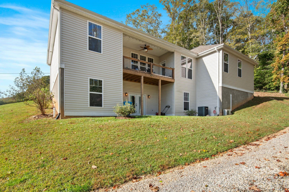 53 Blue Ridge Acres Rd Asheville, NC 28806