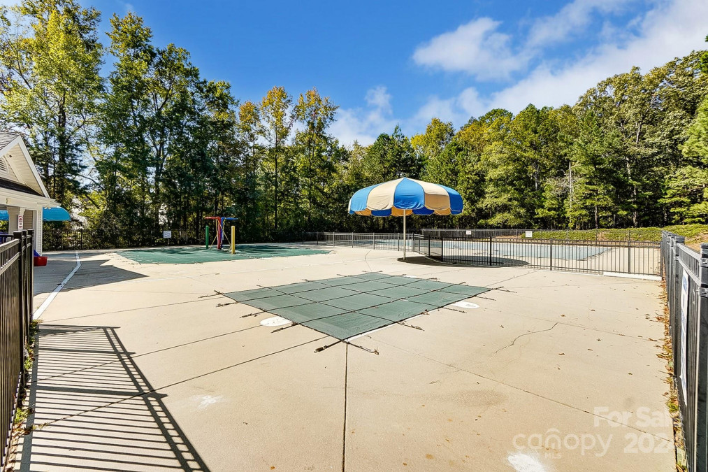 3843 Cameron Creek Dr Matthews, NC 28105