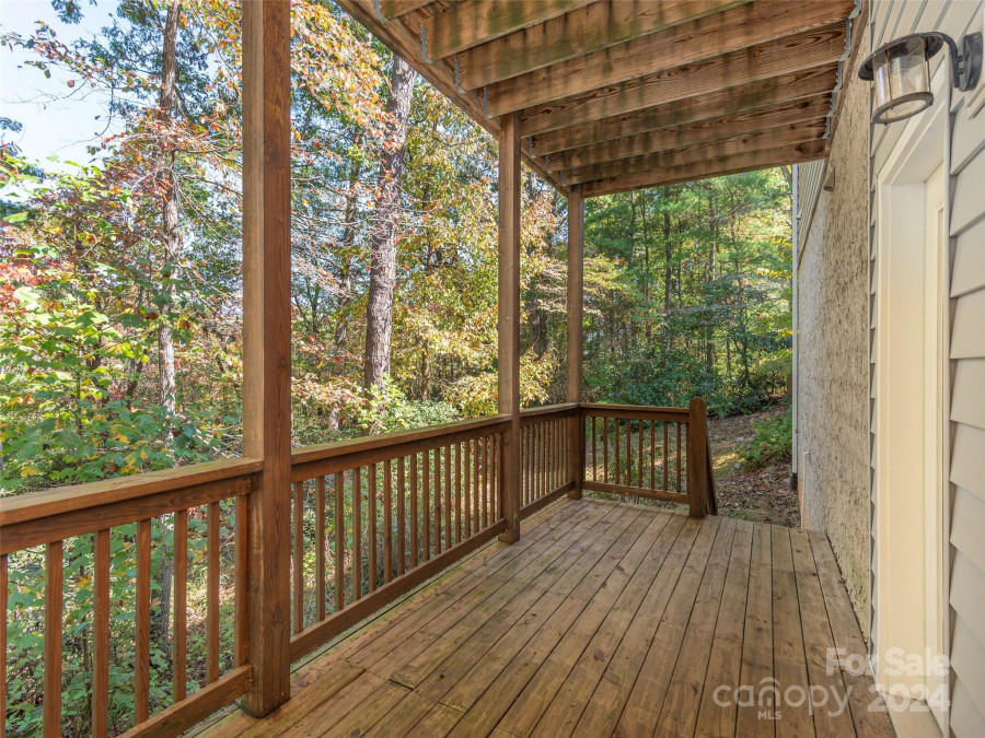 5 Graylyn Dr Fairview, NC 28730