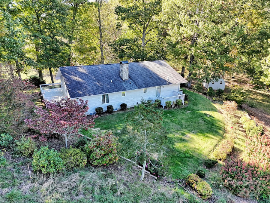 64 Mclean Ln Waynesville, NC 28786