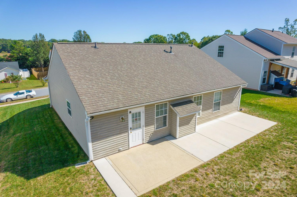 1980 8th Street Ln Hickory, NC 28602