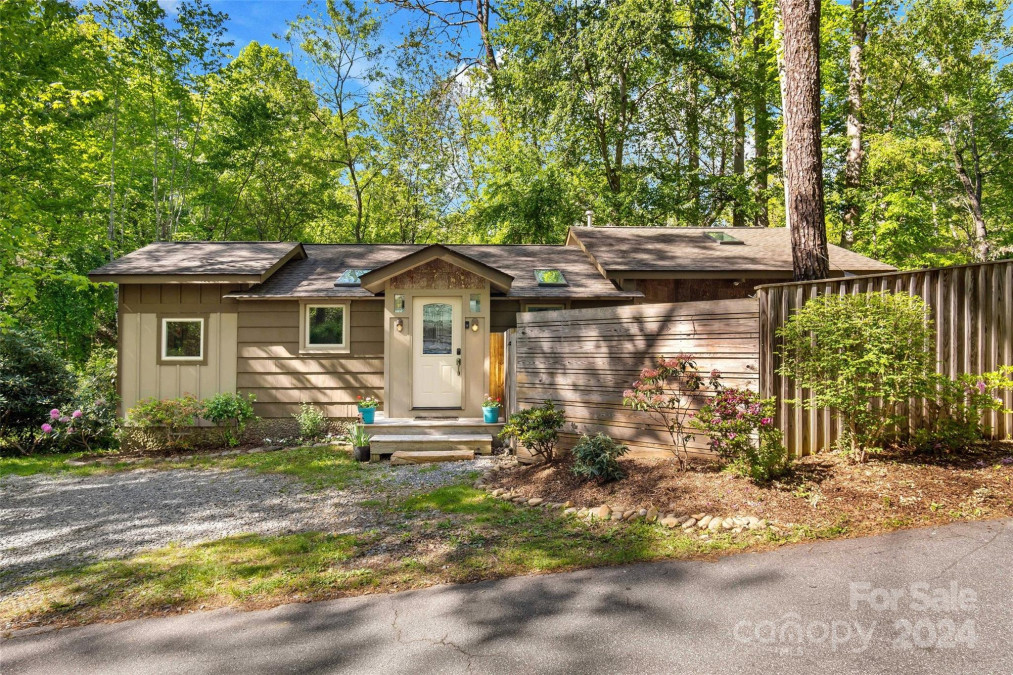 701 Azalea Ave Black Mountain, NC 28711