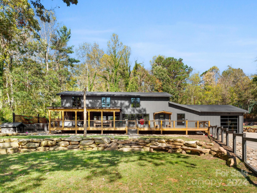 32 Campground Rd Asheville, NC 28805