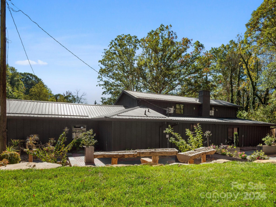 32 Campground Rd Asheville, NC 28805