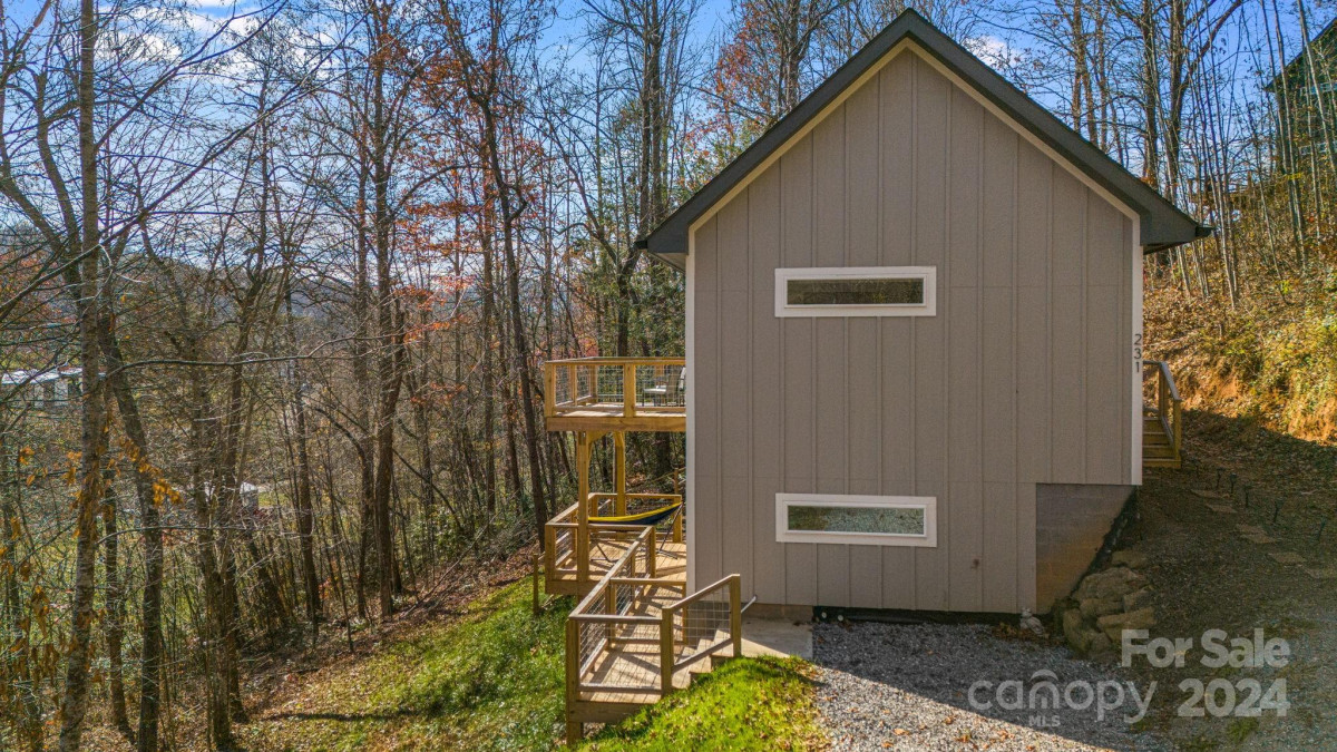 231 Porters Rg Canton, NC 28716